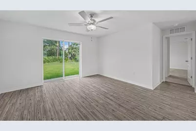 8426  104th Ct, Vero Beach, FL 32967 - Photo 11