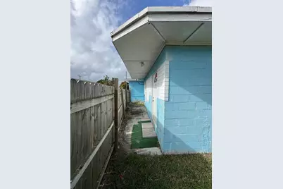 812 N 17th St, Fort Pierce, FL 34950 - Photo 5
