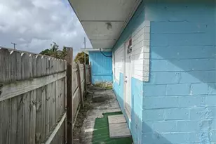 812 N 17th St, Fort Pierce, FL 34950 - Photo 5