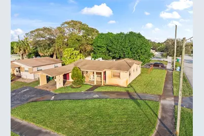 820 NW 38th Ave, Lauderhill, FL 33311 - Photo 3