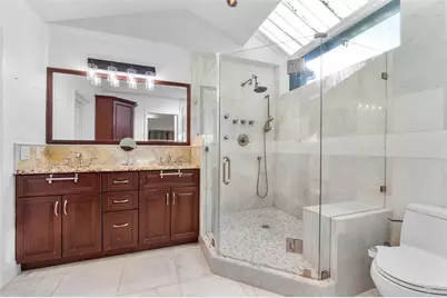 1043  Laguna Springs Dr, Weston, FL 33326 - Photo 17