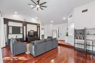 1043 Laguna Springs Dr, Weston, FL 33326 - Photo 7