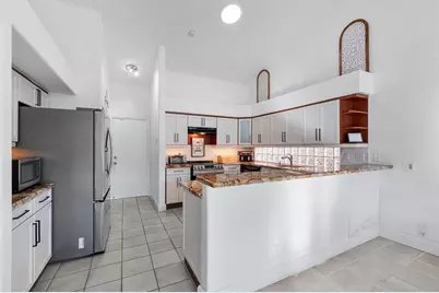 1043  Laguna Springs Dr, Weston, FL 33326 - Photo 13