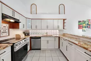 1043 Laguna Springs Dr, Weston, FL 33326 - Photo 9