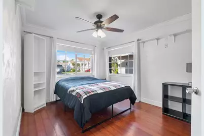 1043  Laguna Springs Dr, Weston, FL 33326 - Photo 23
