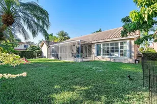 1043 Laguna Springs Dr, Weston, FL 33326 - Photo 21