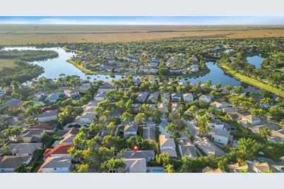 1059  Golden Cane Dr, Weston, FL 33327 - Photo 9