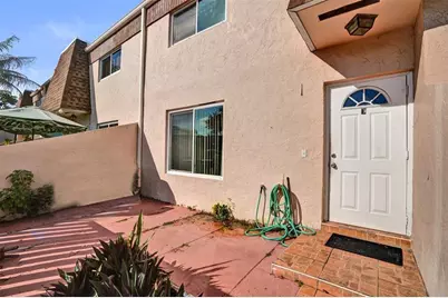 8081 NW 11th St, Unit #E, Margate, FL 33063 - Photo 3