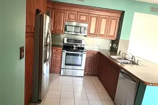 8060 N Nob Hill Rd, Tamarac, FL 33321 - Photo 5