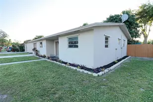 3891 NW 78th Ave, Davie, FL 33024 - Photo 3