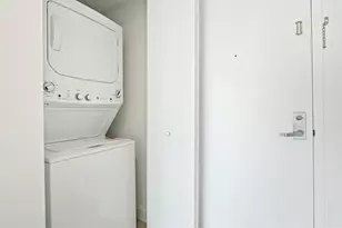 92 SW 3rd St, Miami, FL 33130 - Photo 25