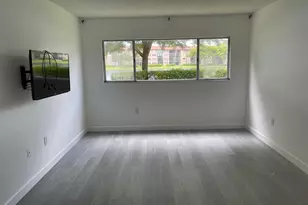 13700 SW 11th St, Pembroke Pines, FL 33027 - Photo 7