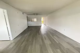 13700 SW 11th St, Pembroke Pines, FL 33027 - Photo 17