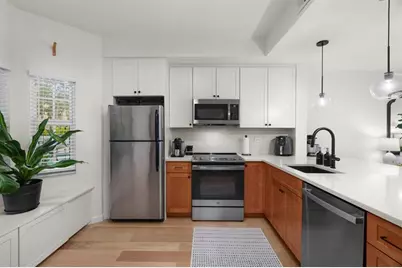 1321  Bayview Dr, Unit #4, Fort Lauderdale, FL 33304 - Photo 7