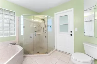 9671 NW 51st St, Coral Springs, FL 33076 - Photo 17