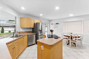 9671 NW 51st St, Coral Springs, FL 33076 - Photo 5