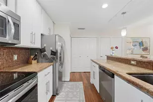 8701 Chapman Oak Ct, Palm Beach Gardens, FL 33410 - Photo 11