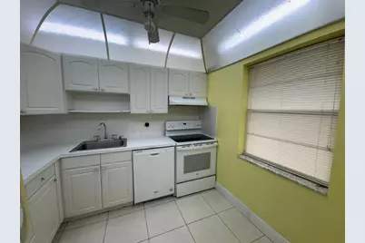 7797  Golf Circle Dr, Unit #304, Margate, FL 33063 - Photo 3