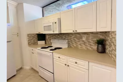 8183  Severn Dr, Unit #A, Boca Raton, FL 33433 - Photo 3