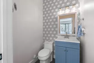 527 NW 87th Ln, Coral Springs, FL 33071 - Photo 15