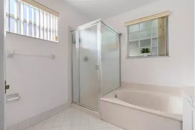 527 NW 87th Ln, Coral Springs, FL 33071 - Photo 35