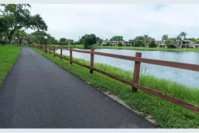 900  Colony Point Cir, Unit #407, Pembroke Pines, FL 33026 - Photo 35