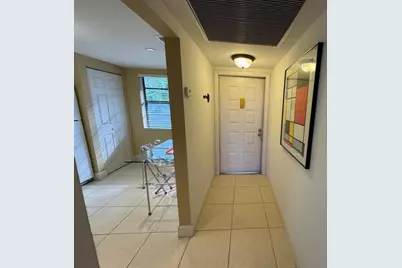 900  Colony Point Cir, Unit #407, Pembroke Pines, FL 33026 - Photo 7