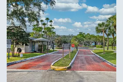 900  Colony Point Cir, Unit #407, Pembroke Pines, FL 33026 - Photo 37