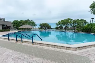 900 Colony Point Cir, Pembroke Pines, FL 33026 - Photo 45