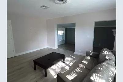 4421 NW 34th Ct, Lauderdale Lakes, FL 33319 - Photo 5