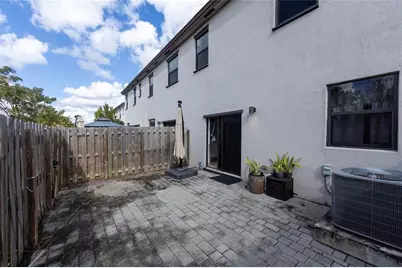 20920 NE 8th Ave, Miami, FL 33179 - Photo 15