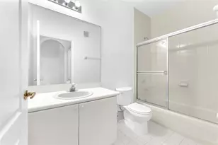 7200-108 NW 177th St, Hialeah, FL 33015 - Photo 15