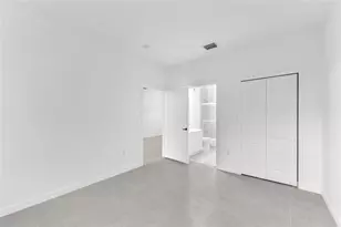 7200-108 NW 177th St, Hialeah, FL 33015 - Photo 9