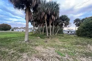 605 N 8th St, Fort Pierce, FL 34950 - Photo 3