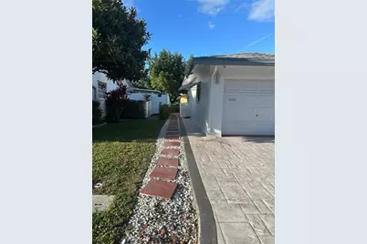 7001 NW 76th Ct, Tamarac, FL 33321 - Photo 9