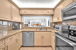 10738 W Clairmont Cir, Fort Lauderdale, FL 33321 - Photo 9