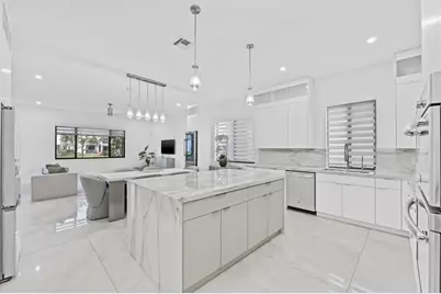 10595  Mira Vista Dr, Parkland, FL 33076 - Photo 11