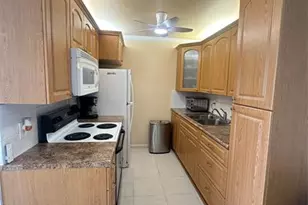 4032 Cambridge B, Deerfield Beach, FL 33442 - Photo 9