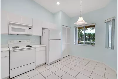 5876  Regal Glen Dr, Unit #201, Boynton Beach, FL 33437 - Photo 9