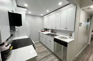 410 Grantham A, Deerfield Beach, FL 33442 - Photo 7