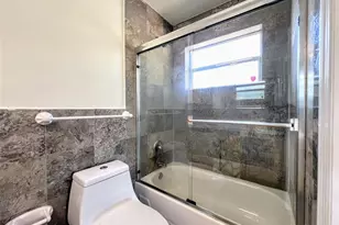 758 NE 13th Ct, Fort Lauderdale, FL 33304 - Photo 21