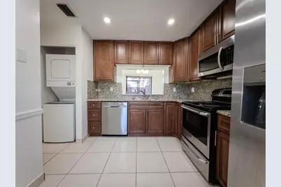 6016 NW 172nd Terrace Cir, Hialeah, FL 33015 - Photo 7