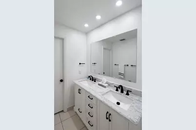 6016 NW 172nd Terrace Cir, Hialeah, FL 33015 - Photo 19