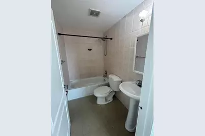 110 SE 2nd St, Unit #201, Hallandale Beach, FL 33009 - Photo 5