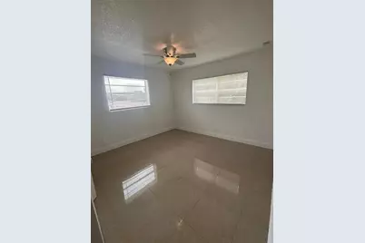 110 SE 2nd St, Unit #201, Hallandale Beach, FL 33009 - Photo 9