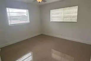 110 SE 2nd St Unit, Hallandale Beach, FL 33009 - Photo 9