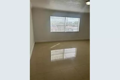 110 SE 2nd St, Unit #201, Hallandale Beach, FL 33009 - Photo 3