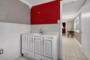 641 NE 140th St, North Miami, FL 33161 - Photo 45