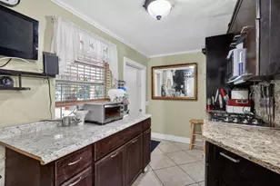641 NE 140th St, North Miami, FL 33161 - Photo 37