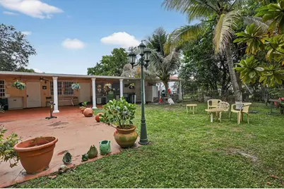 641 NE 140th St, North Miami, FL 33161 - Photo 25